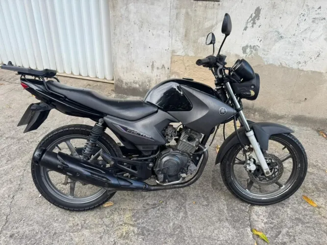 Moto yamaha ybr factor 125cc Black edition. 