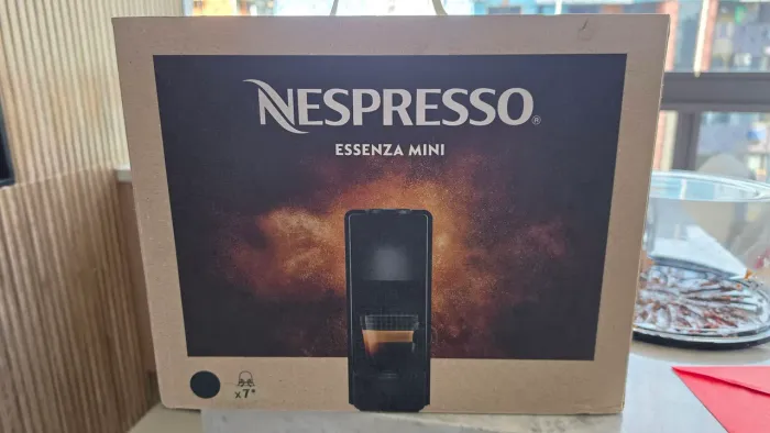 Cafeteira Nespresso Essenza Mini C30 Preta - NOVA, NUNCA USADA - 127V