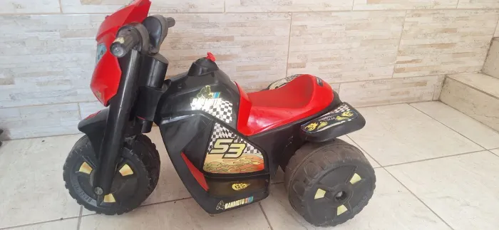 Vende moto elétrica pra criança