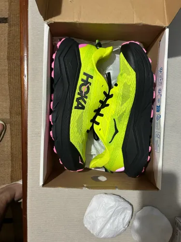 Tenis hoka challenger 8