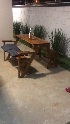 Banco vira mesa novo