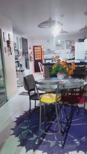 Casa no Jardim colorado com barracão no mesmo porém separados 