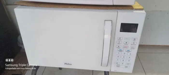 Vendo microondas Philco branco 32 litros perfeito!!! 