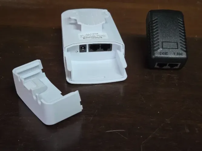 Mini Repetidor Externo Wi-FI 100-500 Metros Longo Alcance Cpe 2.4ghz Ap/cliente