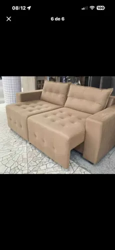 Cama, sofá e colchões.