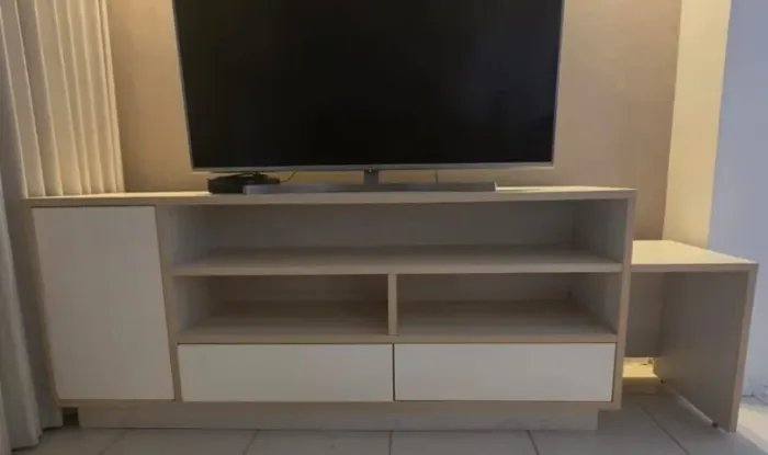 Rack TV Amadeirado / Laca 2,25 m 