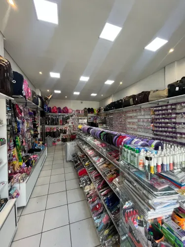 Preço a combinar- loja de bijuterias completa