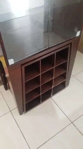 Vende-se Cristaleira