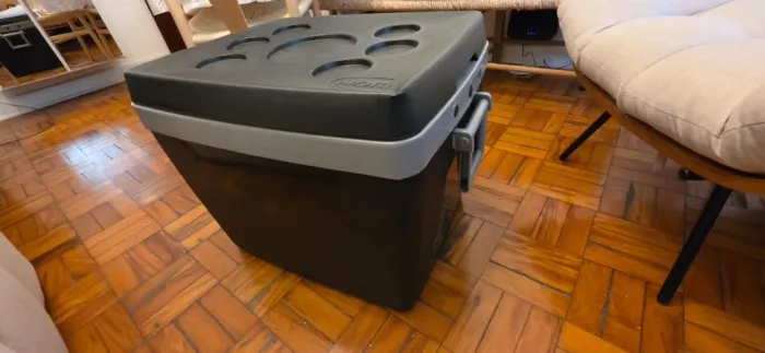 Caixa termica preta - 75L