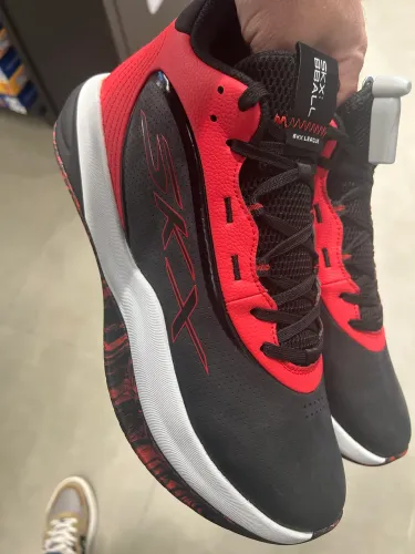 Tenis de basquete skechers