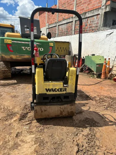 Rolo compactador waker