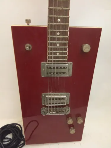 Vendo guitarra elétrica Gretsch Electromatic Bo Diddley (modelo G5810) em Porto Alegre