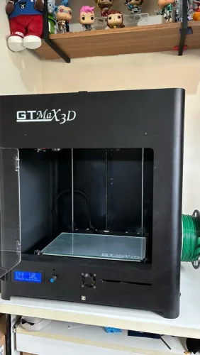 Impressora 3D GTMax3D Core A1v2 + 5 filamentos + leitor usb + cartão usb + cola líquida
