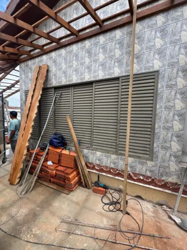 Valor por unidade são 3 janelas 2 alumínio 1 alumínio com vidro