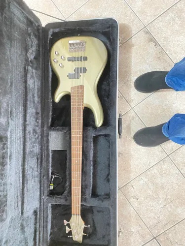 Troco por guitarra !! Baixo condor de 5 cordas. Ativo