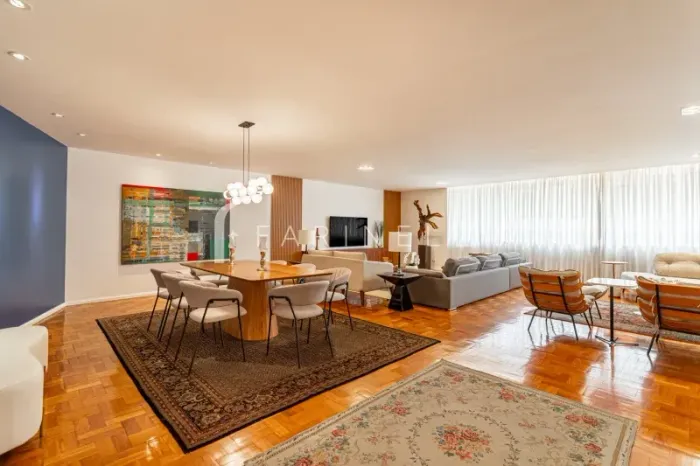 Apartamento com amplo hall de entrada e ótima planta.