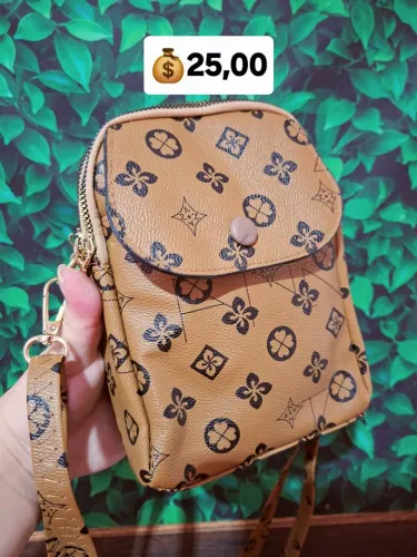 Bolsas femininas na promoção 