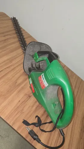 Aparador de cerca viva TRAPP HT-500