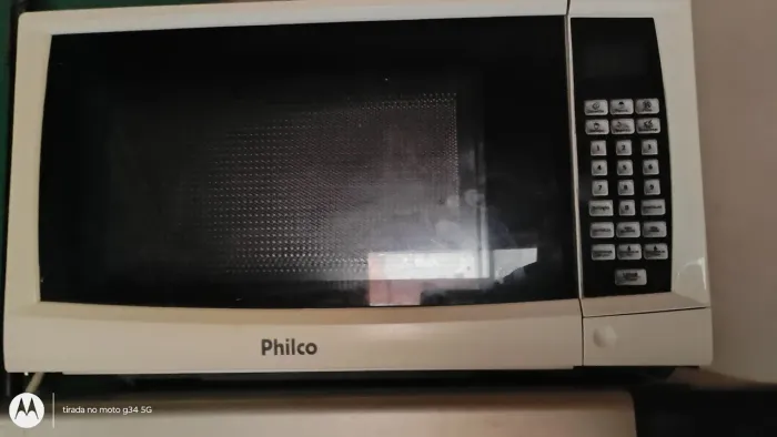 Dois microondas com problema no touch pra quem quiser consertar 