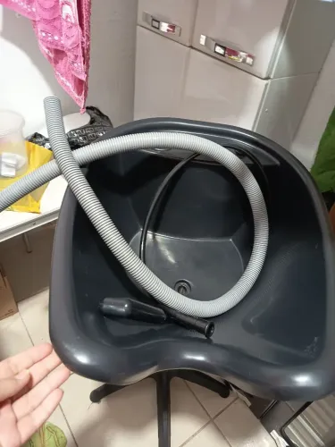 Lavatório portátil bem conservado 