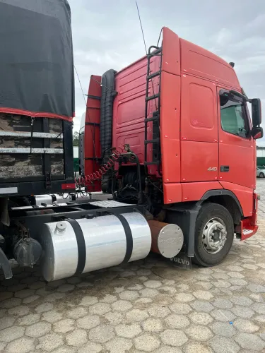 Vende-se conjunto carreta e cavalo