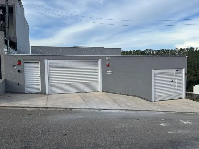 Casa para Venda em Cajamar, Portais (Polvilho), 3 dormitórios, 1 suíte, 4 banheiros, 2 vag