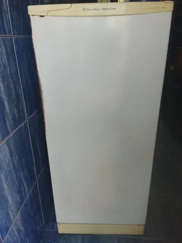 Geladeira 1 porta usada