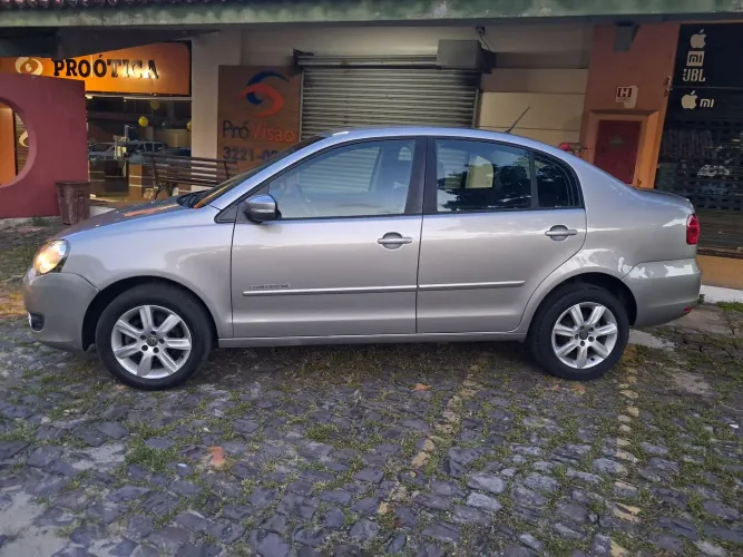 Volkswagen Polo Sed. Comfort. 1.6 MI Tot. Flex 8V 2012