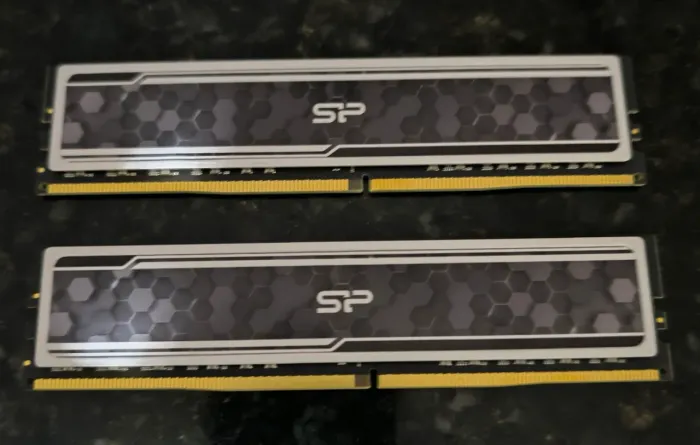 Memória RAM 32GB (2 x 16GB) 3200Mhz Semi-Novo