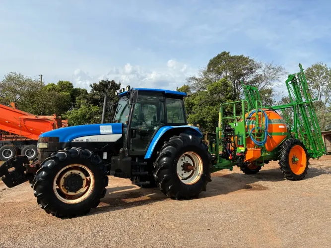 Trator Tm135+ pulverizador Fenix3000