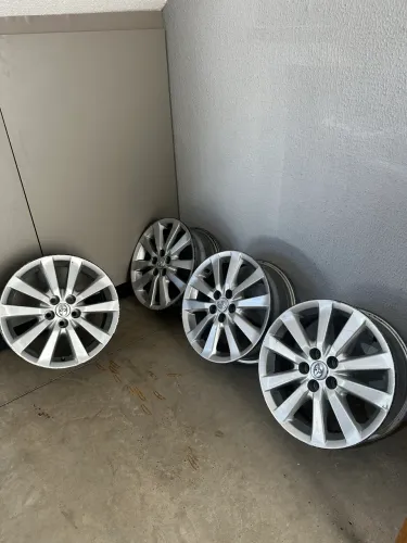 Rodas Corolla