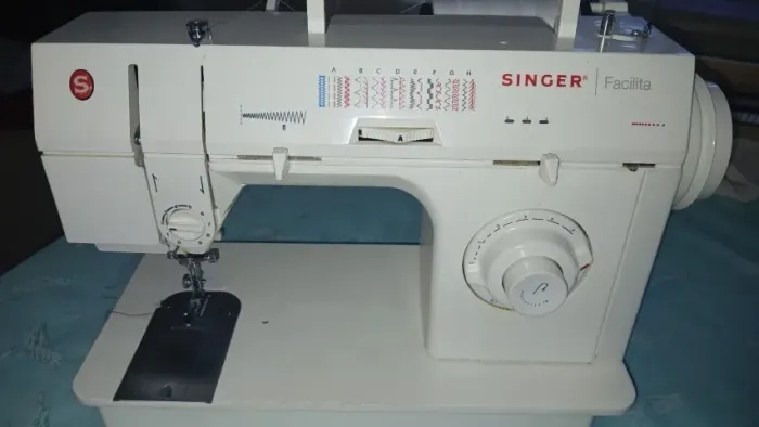 Máquina de costura Singer Facilita 2868c
