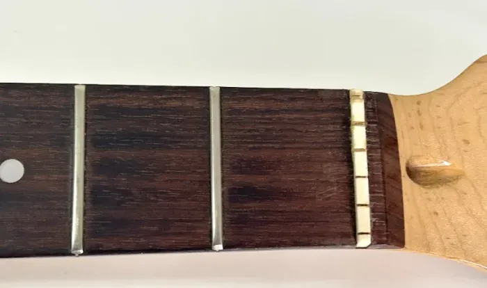 Braço de guitarra Stratocaster SX Luthier com trastes jumbo