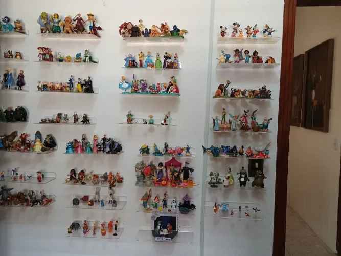 Coleção miniatura da Disney 34 temas