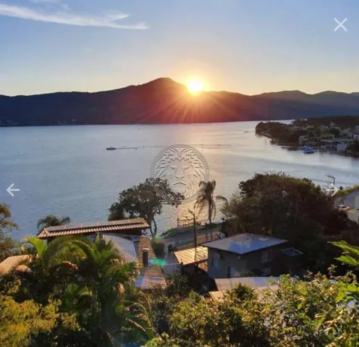 Terreno com 6.075,21 m² na Barra da Lagoa - Florianópolis/SC