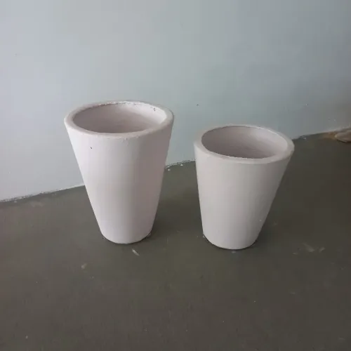 Vendo 2 vasos de cimento 