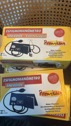 esfigmomanômetro aneróide
