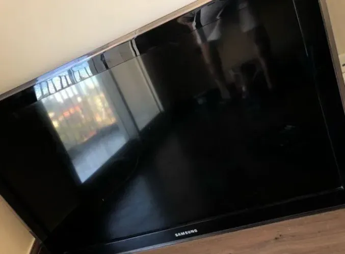 Tv Samsung 42 polegadas estragada. Desligou sozinha 