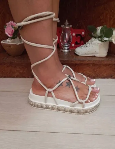 Sandália Thaisa Bueno design n°36