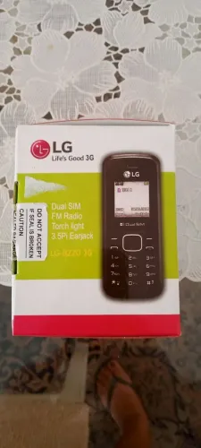 Vendo celular lanterninha novo.