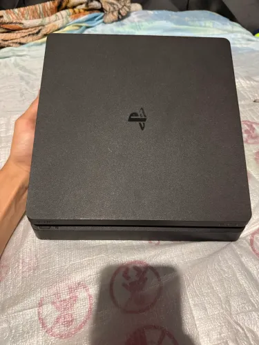PS4 slim liga luz azul e não dá imagem 