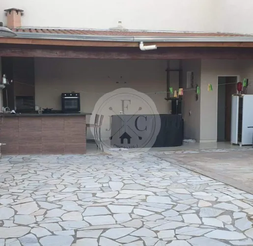 Casa com 2 Quartos sendo 1 suíte para Alugar no Bairro Sumarezinho