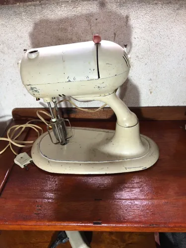 Batedeira Walita antiga  bom estado 