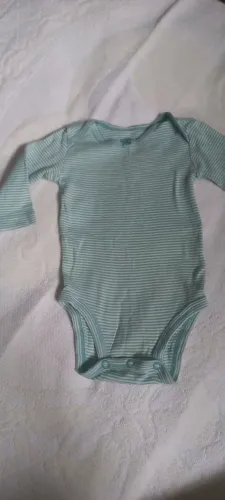 2 bodys Carter's TAM 3 MESES