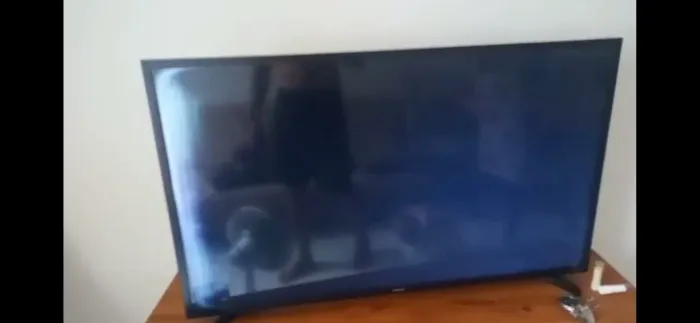Smart TV Samsung 43" com display quebrado