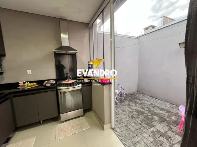 Casa em Condomínio para Venda em Cuiabá, Jardim Imperial, 3 dormitórios, 1 banheiro, 2 vag