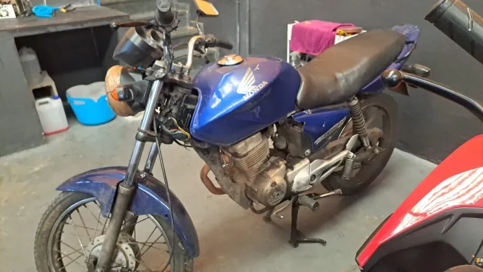 Vendo moto com O motor batido