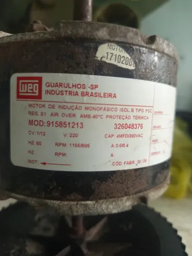 Motor de ar condicionado com elice