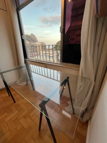 Mesa de Jantar/Escritório Tok&Stok Vidro Temperado 1,60m x 0,70m com Cavaletes