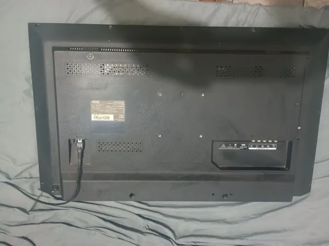 Tv aoc 32 polegadas não tem nenhum defeito
